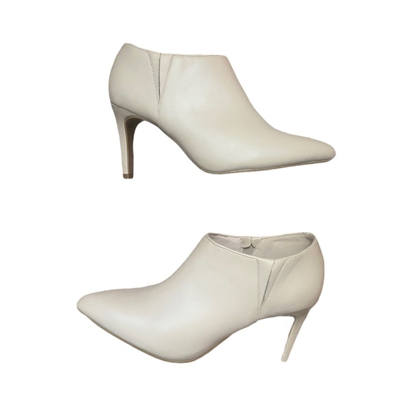 NWOT Kenneth Cole Reaction cream ankle booties - Picture 7 of 9